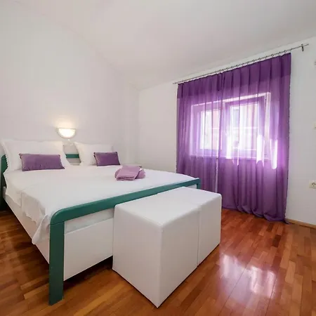 Biserka 3129 بيت ضيافة 3*