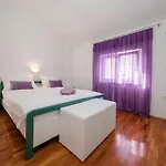 Biserka 3129 Πανσιόν 3*