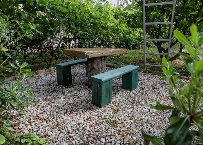 Πανσιόν Biserka 3129 3*