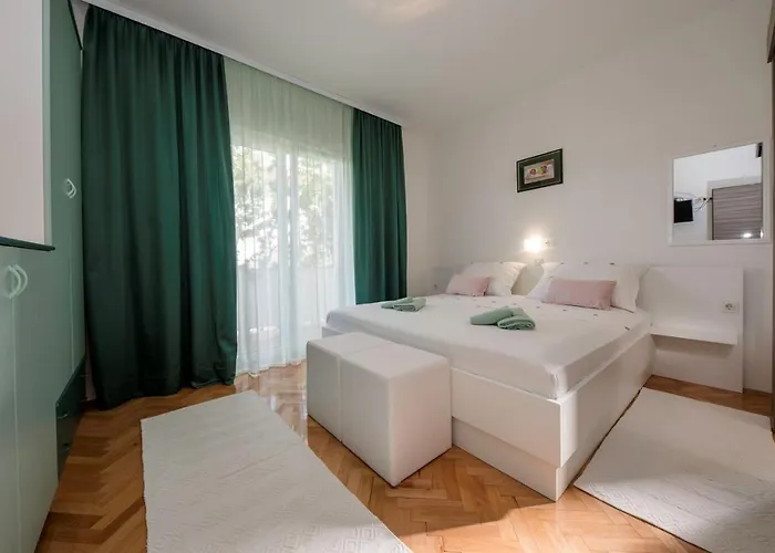 Biserka 3129 Palit