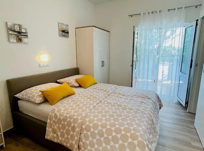 Biserka 3129 Πανσιόν 3*